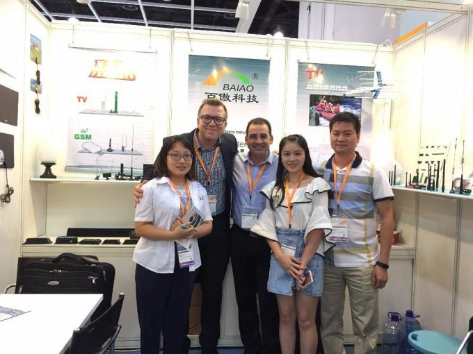 चूसने वाली डिस्क के साथ टेलीस्कोपिक 5 - 28dBi कार टीवी वाईफाई एंटीना 10